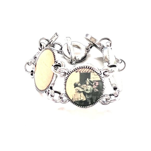 Classic Embellished Cute Bracelet (Reversible) - Picture 4 of 4